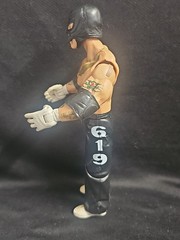 JAKKS PACIFIC 2005 WWE REY MYSTERIO ACTION FIGURE BLACK/YELLOW PANTS SUPER RARE