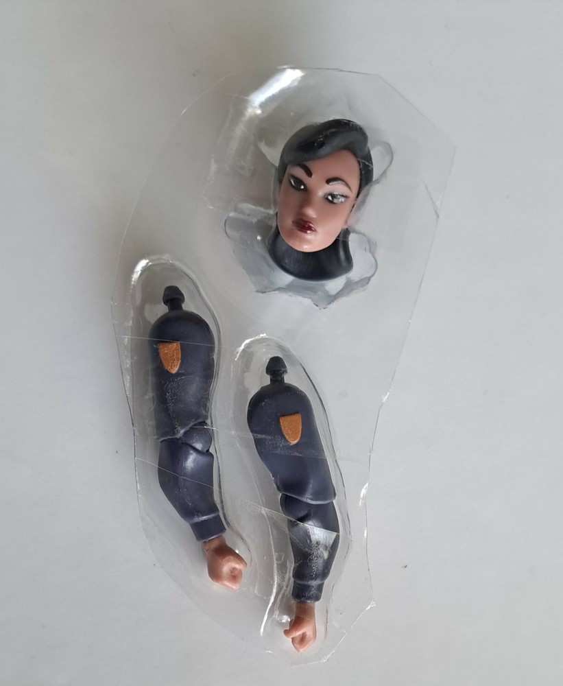 MCFARLANE BATMAN THE ANIMATED SERIES RENE MONTOYA HEAD AND ARMS STILL ON INSERT