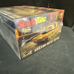 REVELL SNAP TITE ABRAMS M1A1 TANK PLASTIC KIT 1:35 MODEL NEW SEALED IN BOX