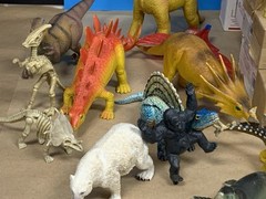 Vintage – Modern 33pc Animal Lot Plastic Rubber Resin Dragons Dinos Horses &More