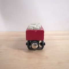 Thomas Wooden Railway Sodor China Clay 2 car Lot 1997 Britt Allcroft Red Green