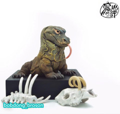 Wild International Staring Marathon Komodo Dragon Doctor CHI Figures H10CM