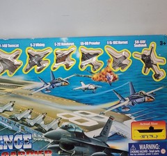 1998 RedBox Toys Independence U.S Aircraft Carrier Ship 31″, W/ 6 Die Cast Plane