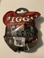 PIGGY Minifigure Mystery Pack (3” Single Figure, Collect All 14, Series 1). New