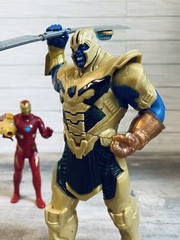 Avengers Marvel Infinity War Iron Man vs. Thanos Battle Set Tested