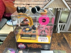 Mini Brands VINYL with 19 extra vinyls and headphones