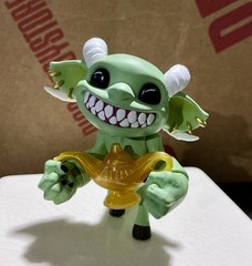 Plunderlings Mint Fawn Hatchling Action Figure With Genie Lamp