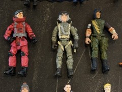 Action Figure Lot of 18 ( G.I.Joe, Batman, Pirates of the Carib, Space Quest +)