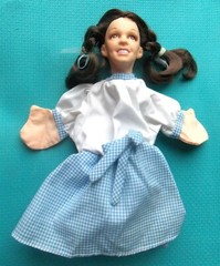 1987 WIZARD of OZ 10″ Hamilton doll — JUDY GARLAND AS DOROTHY — HAND PUPPET tt