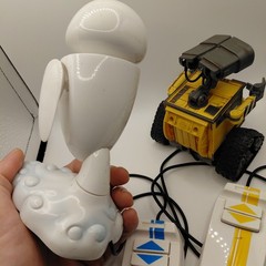 Disney Pixar Wall-E Remote Control RC Lot – Eve robot & Wall-e by Thinkway