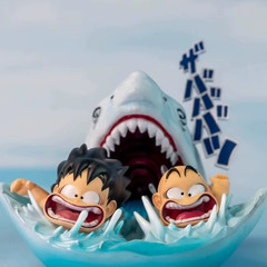 6.5Cm/2.6In Anime Dragon Ball Z Son Goku Krillin Shark Attack Water Escape Figur