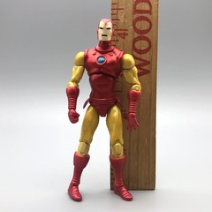 Hasbro Marvel Universe Iron Man 4.25″ Action Figure Posable Red & Gold