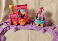 Hasbro My Little Pony Magic Friendship Express Train Set – Loco not working