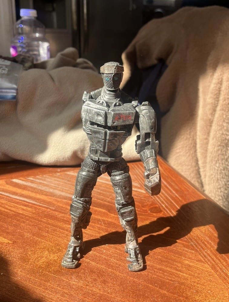 2011 Jakks Pacific Real Steel Atom With Punching Action