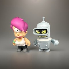 Kidrobot Futurama Series 1 Bender 1/16 + Kidrobot Futurama Mini Series 1 – Leela