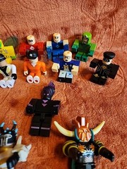 Lot Of 18 Roblox Action Figures With Miscellaneous Parts (AS PICTURED)