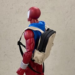 BE-BKP-WHT: 1/12 scale Beige Backpack with working zipper for 6″ action figures