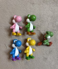 Jakks Super Mario World of Nintendo YOSHI Figure Lot 5 Blue Green Pink Yellow