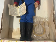 MINT 1982 JOHN WAYNE #2981 “GUARDIAN OF THE WEST” EFFANBEE ORIGINAL BOX PAPERS