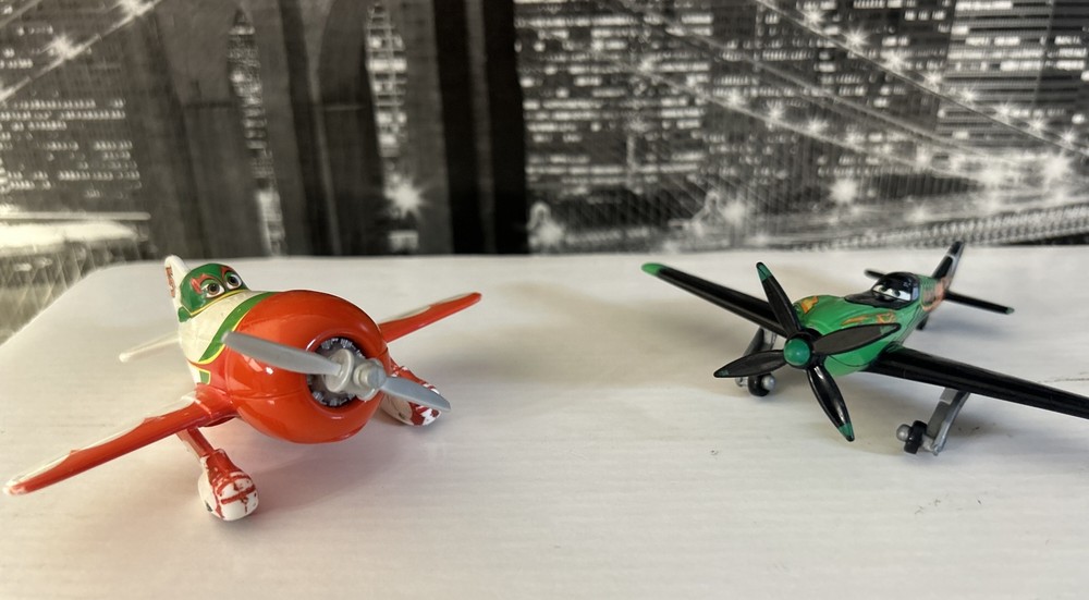 disney pixar planes diecast lot of 2 ~ El Chupacabra & Rippslingers Pitty RPX