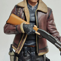 Resident Evil 4 Remake Collector’s Edition Leon Statue Figure