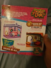 Animal Jam Snow Fort Den, 2016 Toys R Us Exclusive NIB