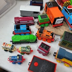 Huge Thomas & Friends Trains Lot Die Cast & Plastic Engines Cars Coaches
