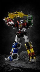 New In Stock Lucky Cat Micro Cosmos MC-01S Elvis Voltron Metallic Version Figure