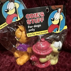 Garfield Odie’s Stuff 2 Vinyl Chew Dog Toys Jim Davis Vintage Fire Hydrant New