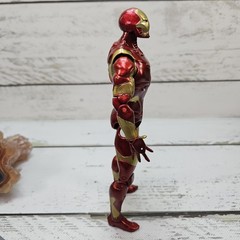 Diamond Select Marvel Select Bleeding Edge Iron Man 2013 7″ Action Figure