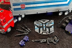 G1 1984 OPTIMUS PRIME • T4 STAMP COMPLETE w/BOX ART • VINTAGE G1 TRANSFORMERS