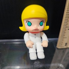 Pop Mart MOLLY CAR Series DAY DREAMER (No Space Ship) – CUTE!