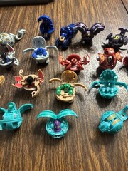 BAKUGAN BATTLE BRAWLERS LOT Of 21 IN Double Storage Case Red/Grey- NO CARDS!!