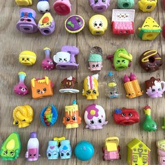 Mixed Lot Shopkins 200+ Figurines Grocery Bags Cases Various Series