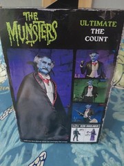 NECA – Rob Zombie’s The Munsters – Ultimate The Count 7″ Action Figure