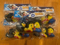 (1) Set DC Duckz Batman Superman Wonder Woman 3 Pack Rubber Ducks