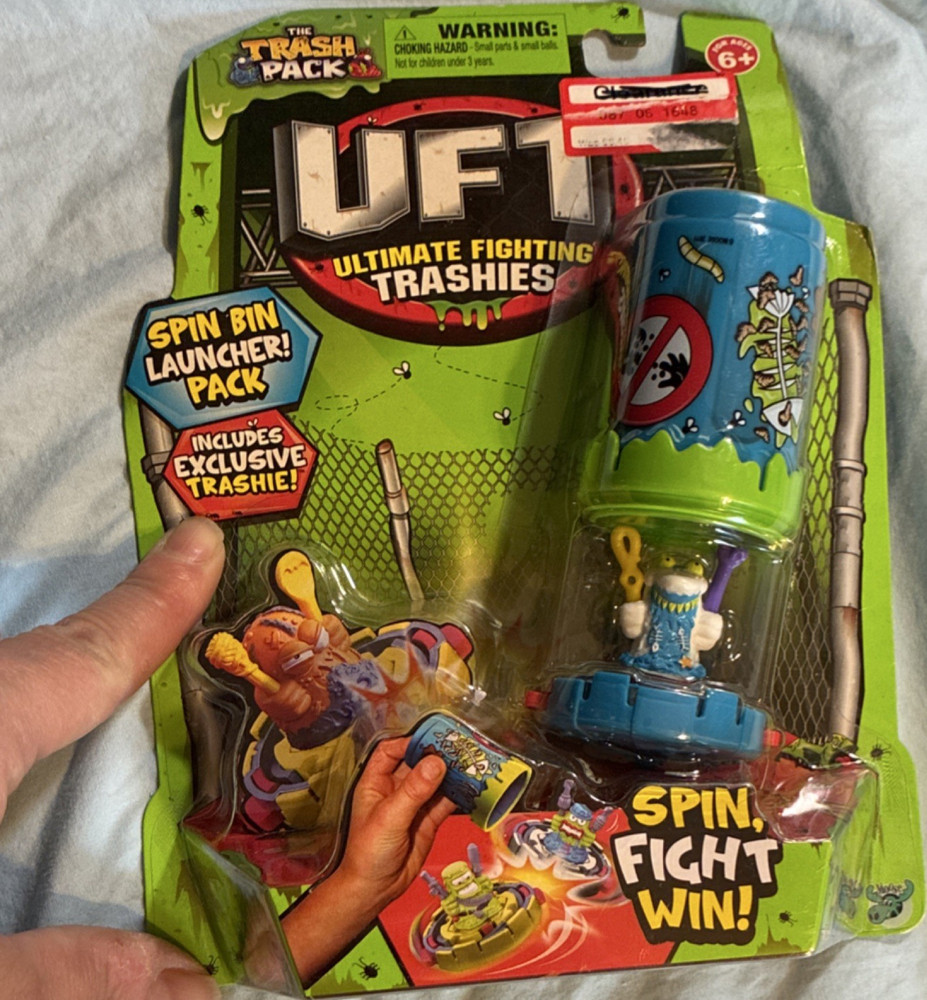 Moose Enterprise Ultimate Fighting Trashies Action Figure Spin Bin Launcher