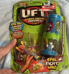 Moose Enterprise Ultimate Fighting Trashies Action Figure Spin Bin Launcher