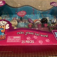 Puppy In My Pocket & Friends Puppy Party Playset 2009 New 25 Pieces