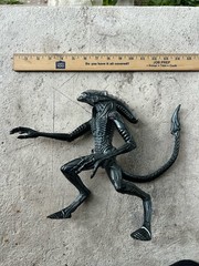 Vintage 1990s Lot Of 4 Aliens Including Queen Alien Collector Action Figures