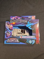 Hasbro Transformers Diaclone Universe Clampdown 5.5 inch Action Figure – F5761