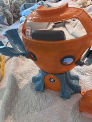 2010 Mattel Fisher Price Octonauts Octopod Playset w/ Figures Incomplete