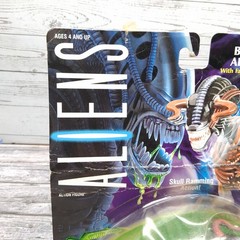 Aliens Bull Alien Action Figure Kenner 1992 Toy + Comic New Sealed (Damaged Box)