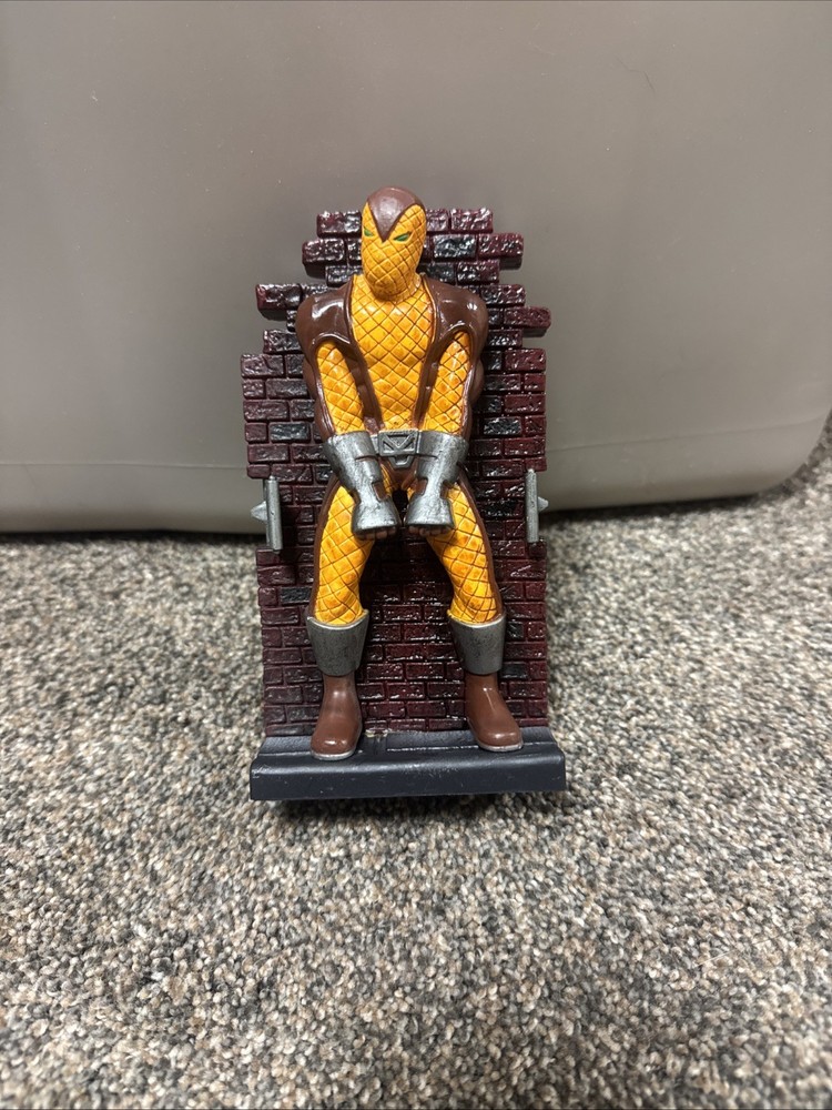 Toy Biz Spider-man Shocker in Burglar Trap – Figure Shocker