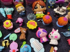 Shopkins- Disney Happy Places Mixed – Moose Figures, Accessories – Large Lot