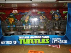 Nickelodeon 2015 History of Teenage Mutant Ninja Turtles Leonardo Figures Set