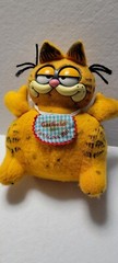 GARFIELD TALKING PULL STRING Plush LASAGNA BIB 1983 United feature
