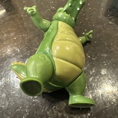 2000 RAINFOREST CAFE Alligator Toy Action Figures NILE alligator