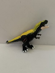 Zuru 5 Surprise Dino Strike Series 4 Jurassic T-REX