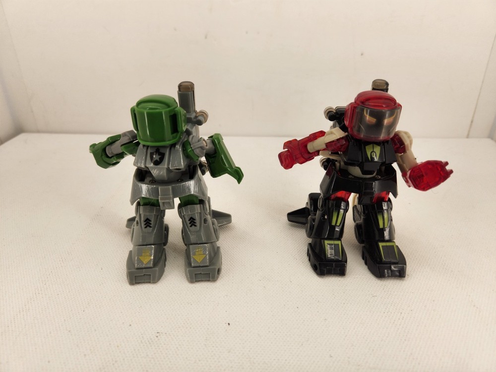 Battleborg Battling Robot Action Figures Battle Pack Red Army Green Tomy